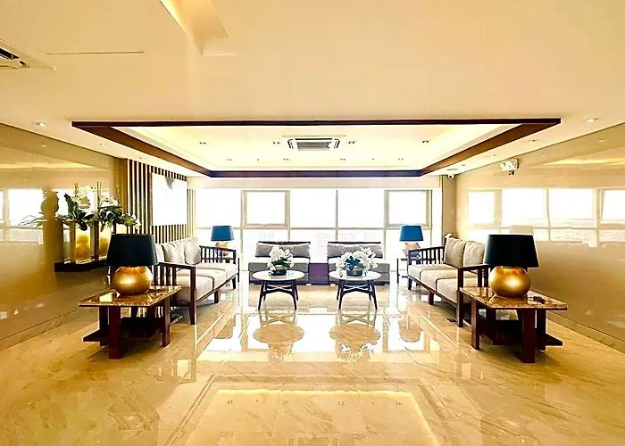 Hotel Coast Residences - 2 Bedroom With Balcony Facing Mall Of Asia, Bay & Pool View